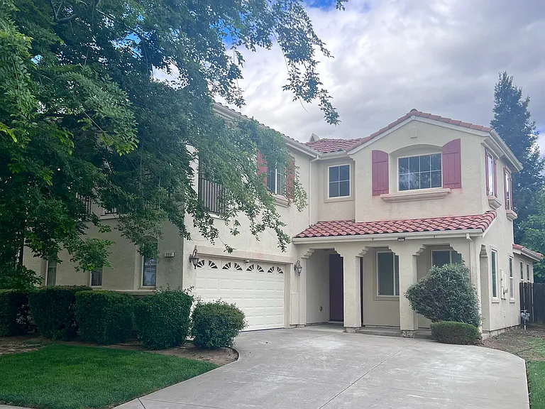 771 Cathedral Way — Photo 1