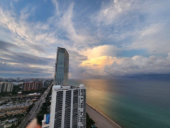 5th image of 16699 Collins Ave APT 3506