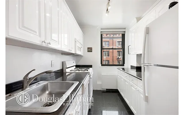 Sold by Douglas Elliman | media 14