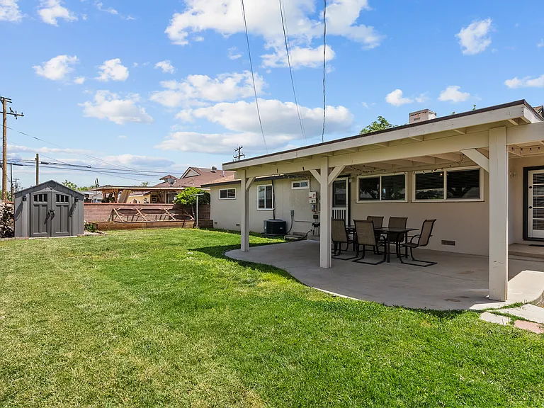 809 W Avenue J10 — Photo 30
