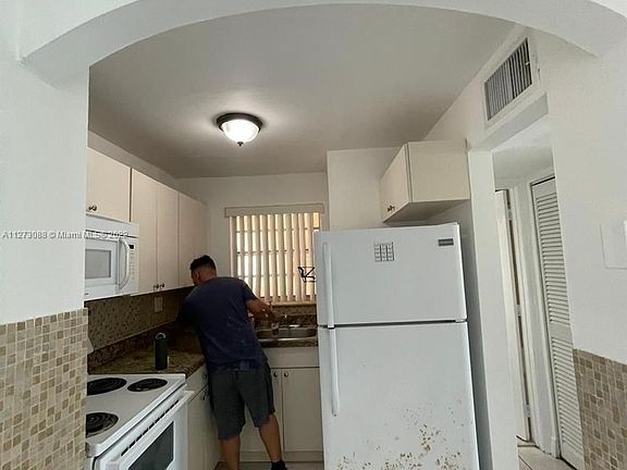 4th image of 8870 Fontainebleau Blvd APT 307