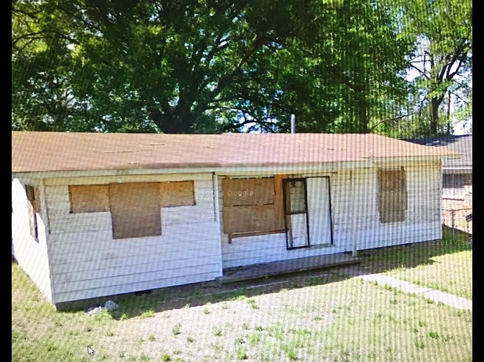 1st image of 2402 W 26th Ave