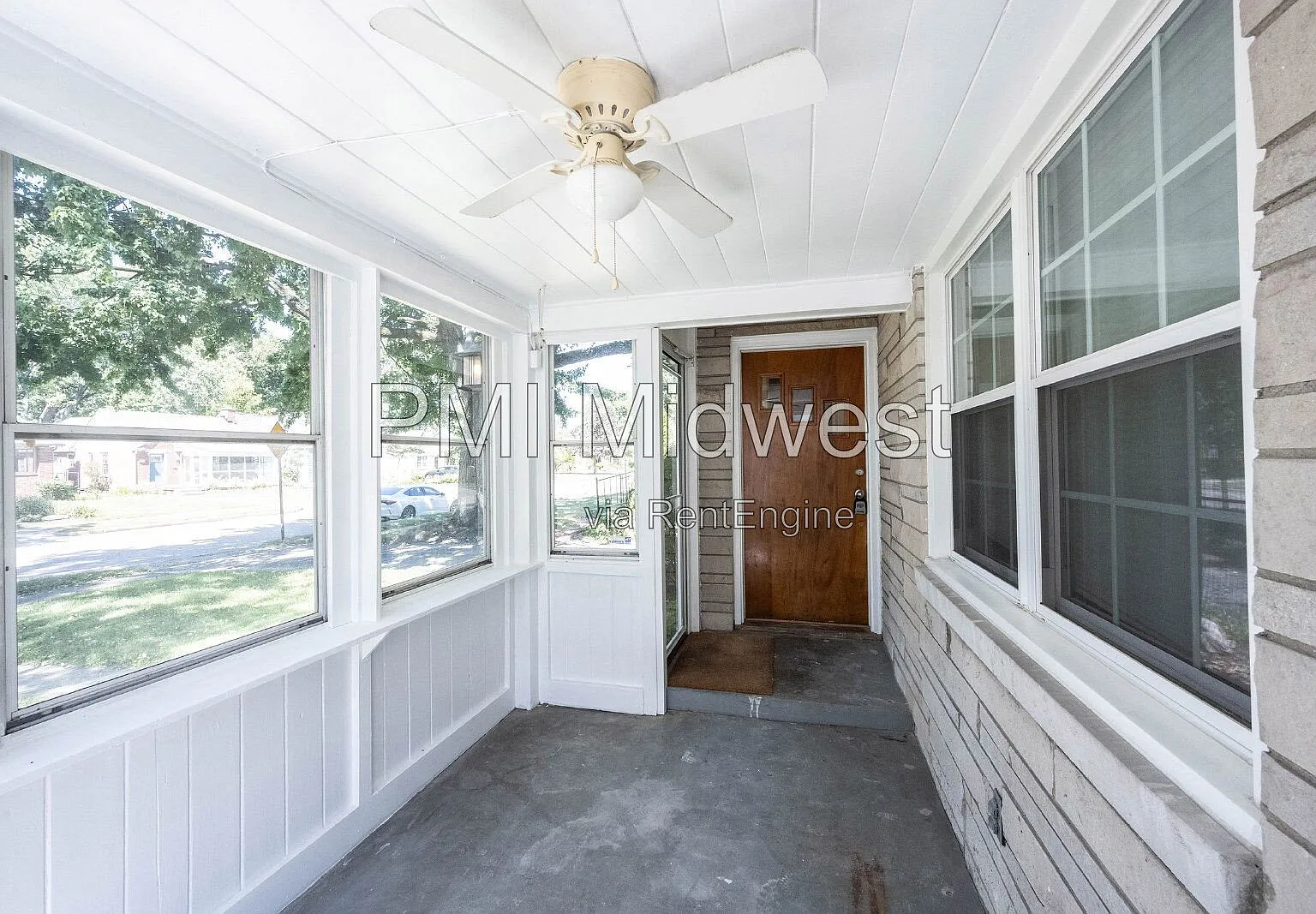 2 bed, 1.0 bath, 1106 sqft, $1,999 — Photo 2