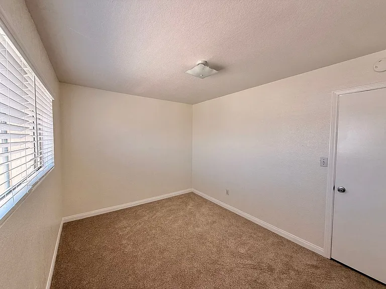 4522 Park Blvd — Photo 4