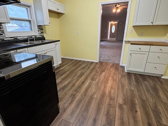 5th image of 102 E Walnut St