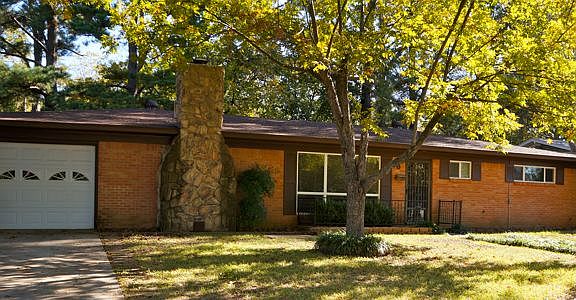 2nd image of 8 Stanford Dr