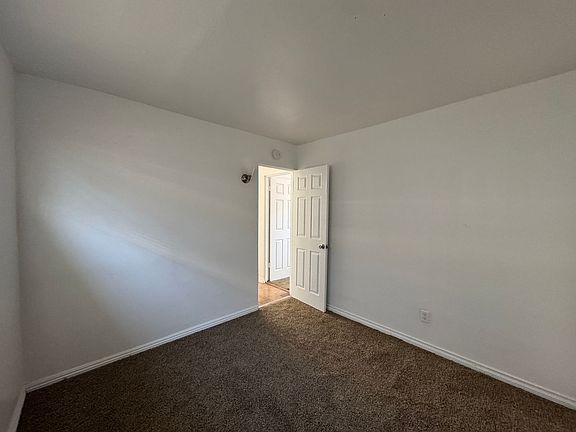 4th image of 4042-4044 Eta St #2