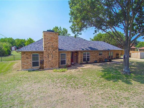 2nd image of 807 Winding Creek Trl