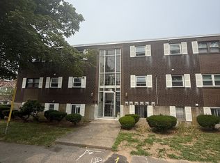 36 Curlew Rd #1F, Quincy, MA 02169