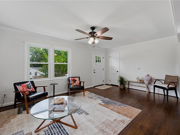 5th image of 851 McLinden Ave SE