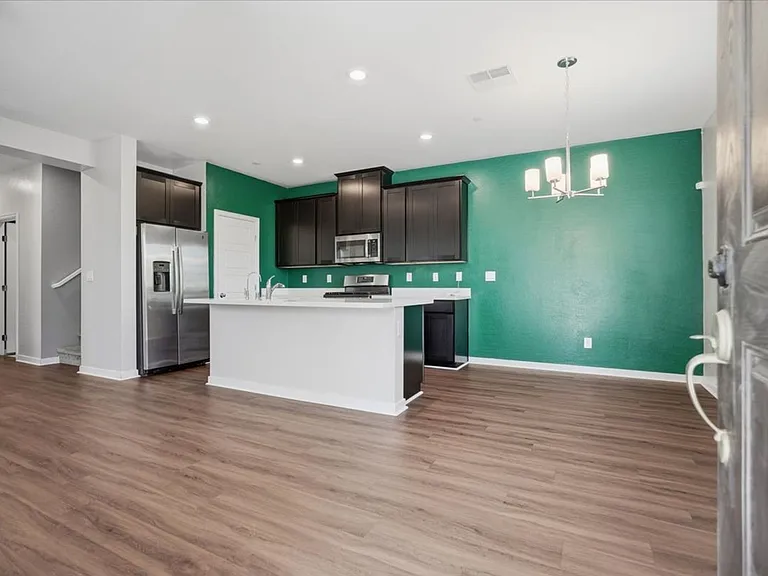 6510 Silver Estates Ave — Photo 4