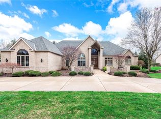 4538 Hunting Valley Ln, Brecksville, OH 44141