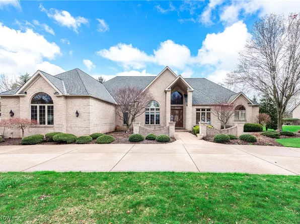 4538 Hunting Valley Ln, Brecksville, OH 44141