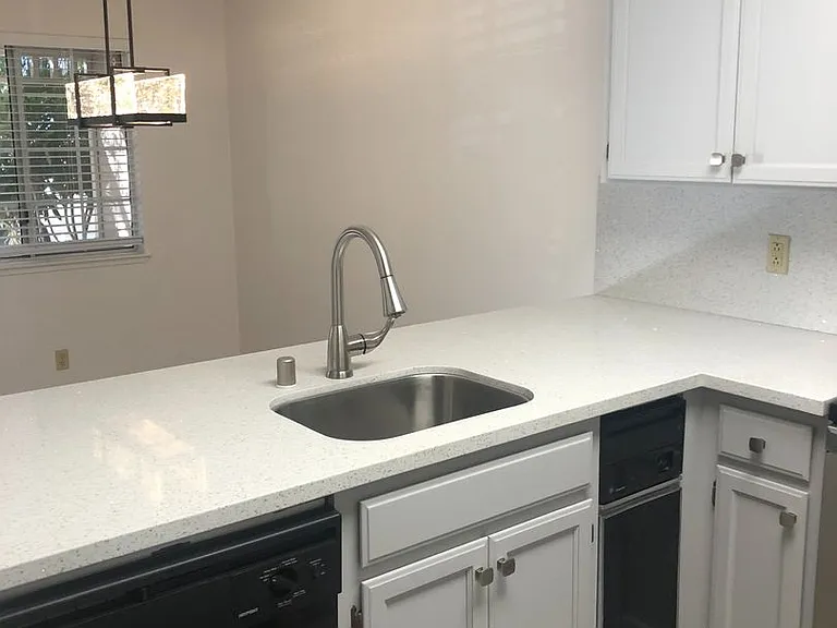 2822 College Ave — Photo 5