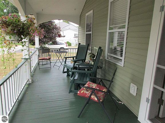 2nd image of 603 Forest Ave
