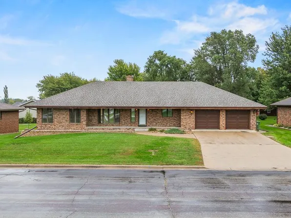 611 Dugdale Ave, Worthington, MN 56187