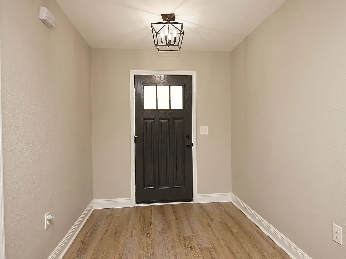 4 bed, 1928 sqft, $2,300 — Photo 4