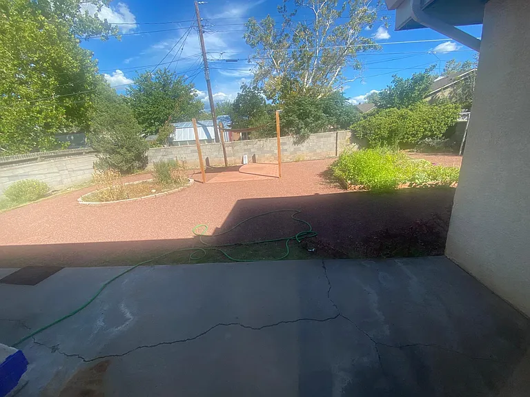 334 Chula Vista Pl NE — Photo 4