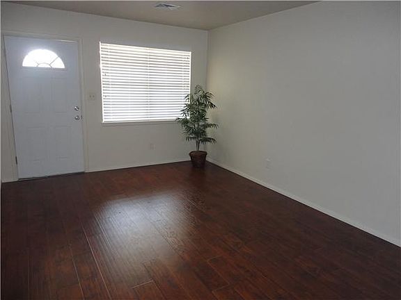 2nd image of 617 N Gale