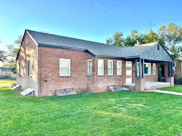 303 Price Ave, Oakley, KS 67748