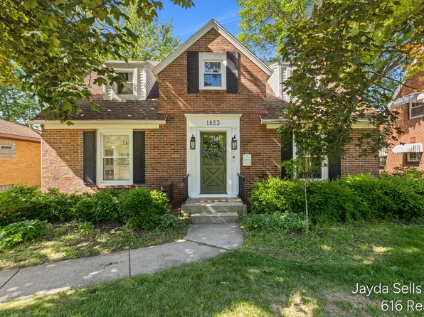 1853 Leonard St NW, Grand Rapids, MI 49504