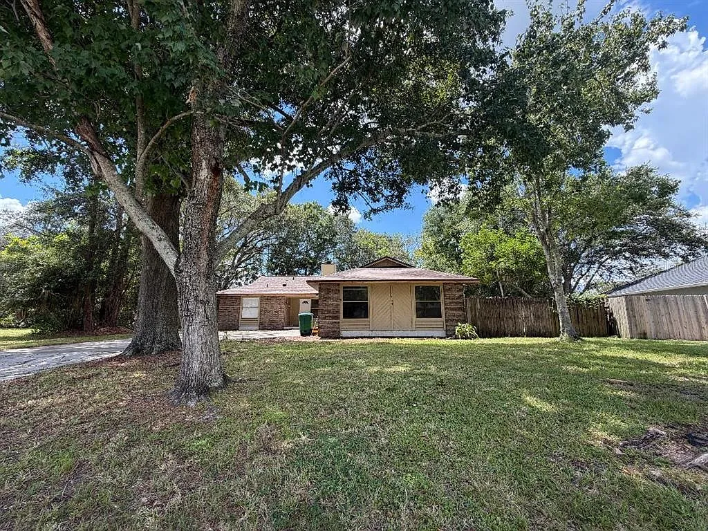 3 bed, 2.0 bath, 1466 sqft, $2,095 — Photo 3
