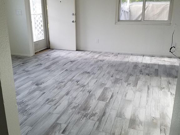 2nd image of 413 E Belmont St APT B