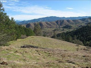 3rd image of 11096 N Umpqua Hwy