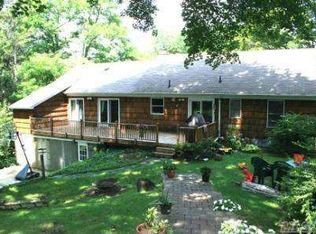 6 Kennedy Ln, Cold Spring Harbor, NY 11724