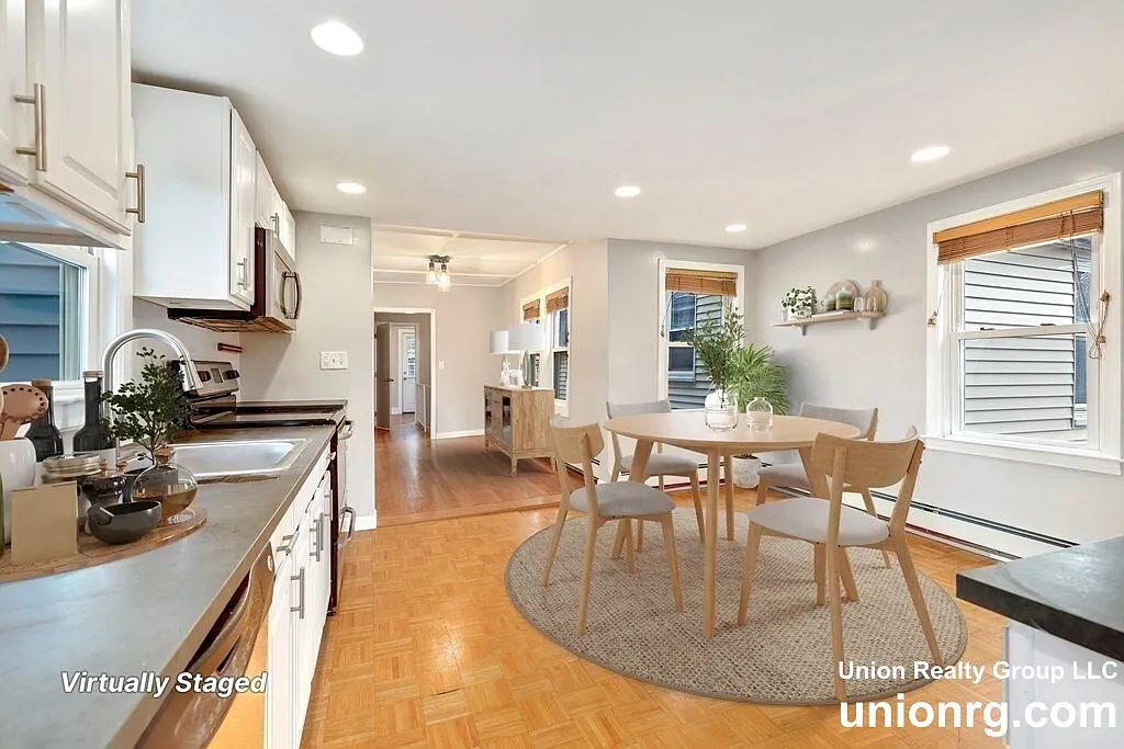 3 bed, 2.0 bath, 1500 sqft, $3,500 — Photo 3
