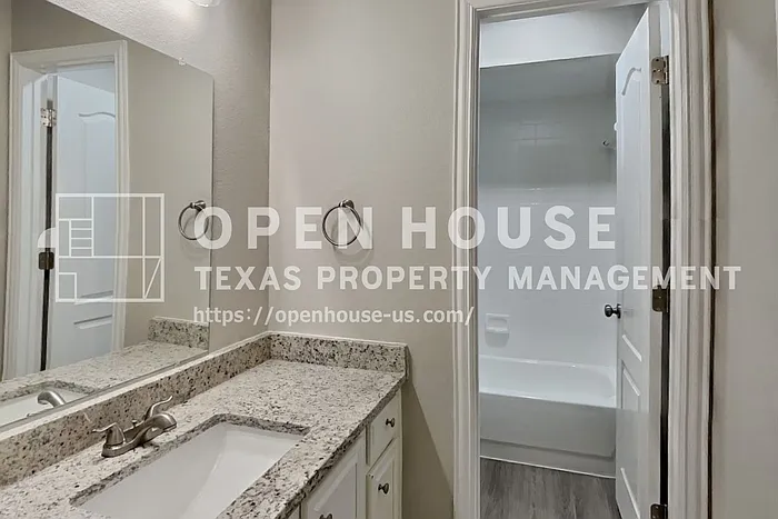 6213 Lennox Ln — Photo 17