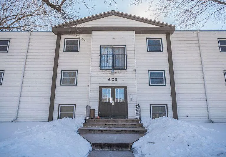 605 Stillwater Rd — Photo 1