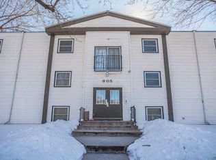 605 Stillwater Rd, Willernie, MN 55090