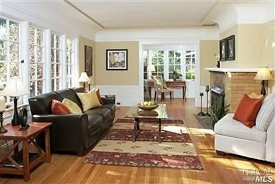 45 Mountain View Ave photo 1