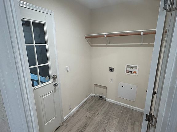 4th image of 327 N Atlantic Blvd #3