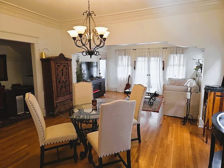 219 Redondo Ave #C — Photo 8