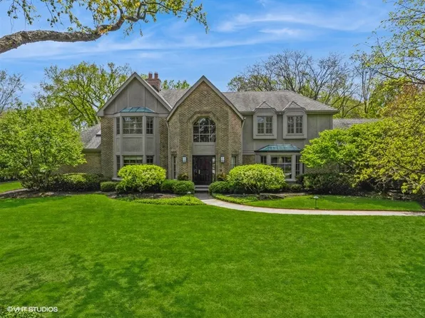 2839 Woodmere Dr, Northbrook, IL 60062