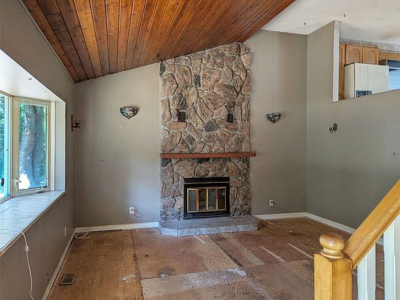 4th image of 332 Schmidt Rd