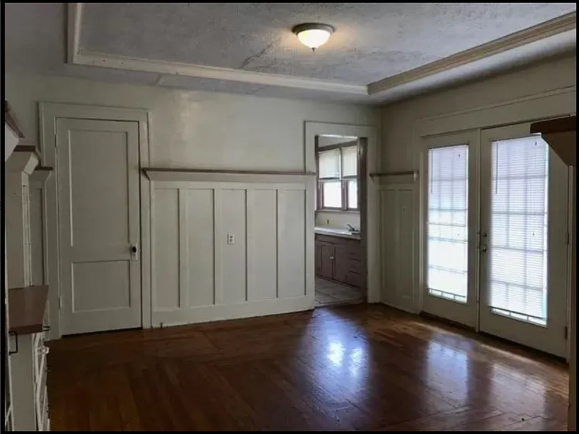 600 E Grand Bungalow Across street from MSU — Photo 3