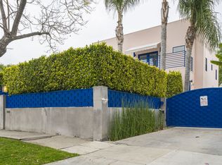 848 N Las Palmas Ave, Los Angeles, CA 90038