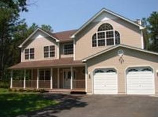 16 Grand Ave, Yaphank, NY 11980