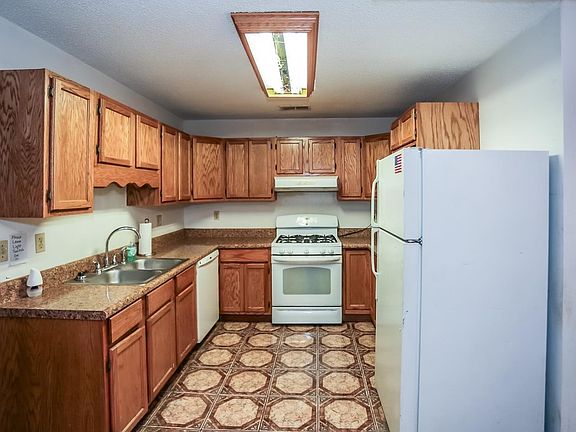 3rd image of 4043 Reed Ave