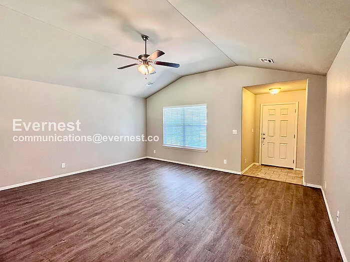 10443 S James St — Photo 8