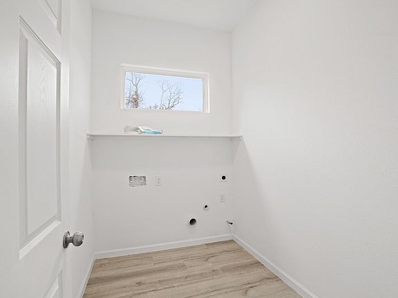 5th image of 13902 Leabrandon Ln