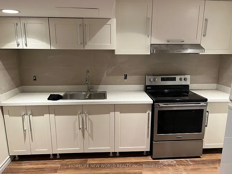 41 Majestic Dr #BASEMENT — Photo 9