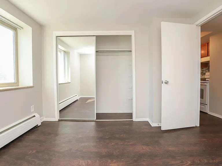 Dexter Street Apartments — Photo 24