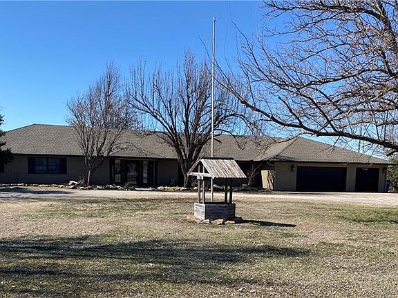 3rd image of 5215 Hart Dr NE