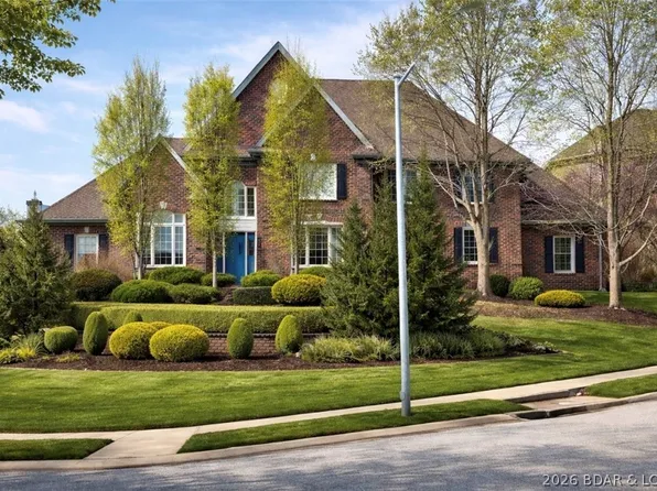 6000 N Cosby Ct, Kansas City, MO 64151