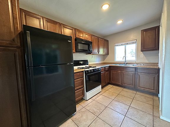 5th image of 788 Grossmont Ave
