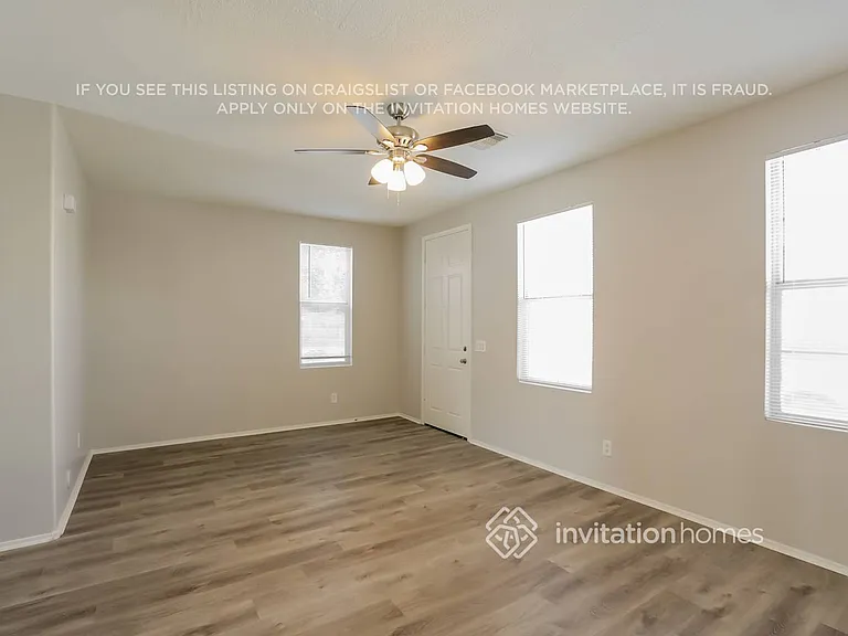 3927 S 53rd Dr — Photo 4